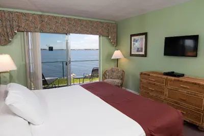 Photo 5 - Palm Beach Waterfront Suites