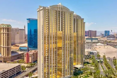 Photo 4 - Incredible Studio Strip Views 10609