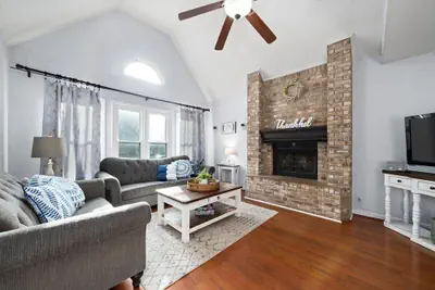 Photo 3 - Hudson House 1726 Broadripple