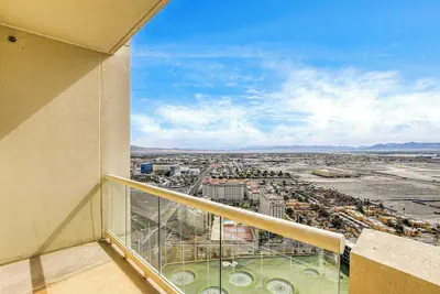 Photo 3 - MGM 1BR With Pool & Top Golf View, Balcony 20602