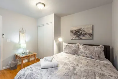 Photo 2 - Marbella Lane - 2BR Guest House Dtwn RWC Pking
