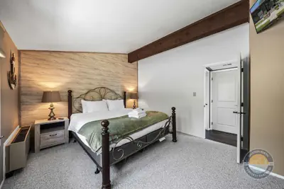 Photo 4 - Modern Lake Geneva Condo With Views