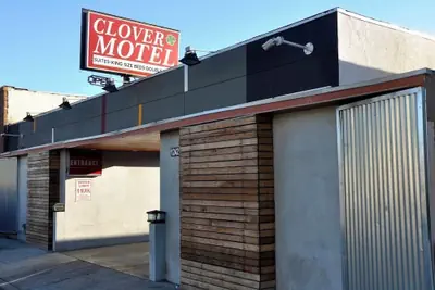 Photo 5 - CLOVER MOTEL