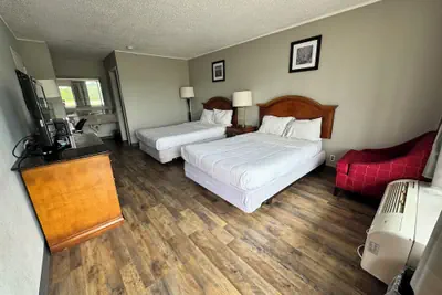 Photo 3 - Bayou Inn