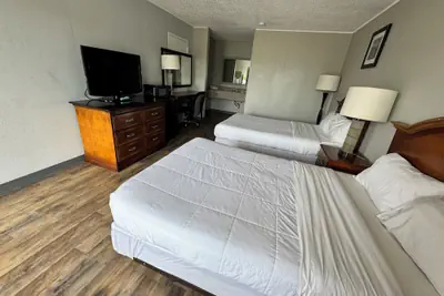 Photo 2 - Bayou Inn