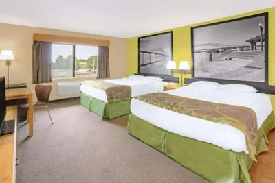 Photo 3 - Super Davneport Inn & Suite