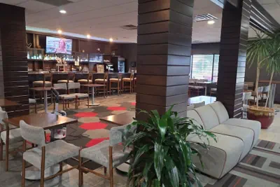 Photo 2 - FairBridge Inn And Suites Will Rogers Airport, Restaurant & Bar