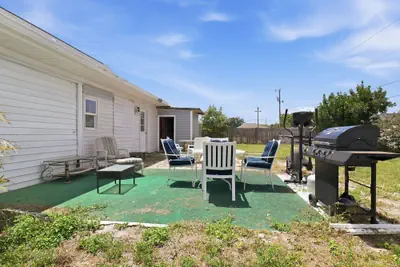 Photo 2 - Sleeps 16 Plus Central Cape Coral Family Escape 4 Bedroom Home