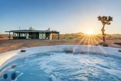 Photo 2 - The Flag Ranch - Hot Tub, Fire Pit And Bbq! 2 Bedroom Home