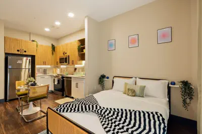 Photo 4 - 12min Downtown 6min Domain Pool Free Parking