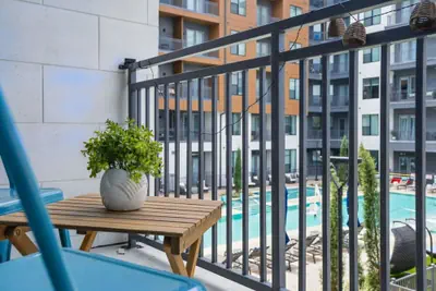 Photo 3 - 6min to Domain 12min DT Studio- Pool Parking