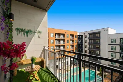 Photo 2 - 6min to Domain 12min DT Balcony Free Parking