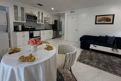 Photo 2 - Bed & Breakfast Coconut Grove Miami