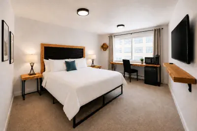 Photo 3 - Highliner Suites Hotel