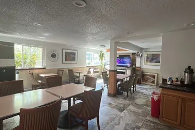 Photo 5 - Tacoma Port Inn Fife I-5