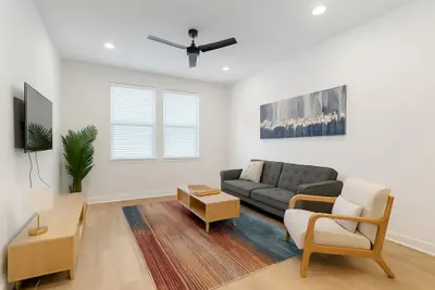 Photo 4 - Stunning 1BR Getaway w/ Gym, Washer/dryer + Pool