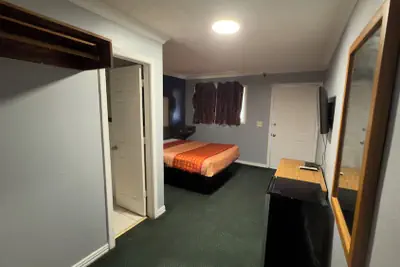 Photo 5 - Ada Inn & Suites