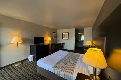 Photo 3 - America's Best Value Inn Beaver