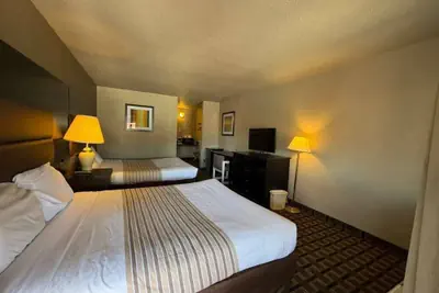 Photo 2 - America's Best Value Inn Beaver