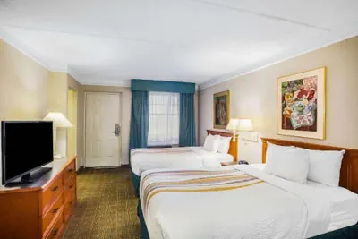 Photo 3 - La Vista Express- Formerly La Quinta