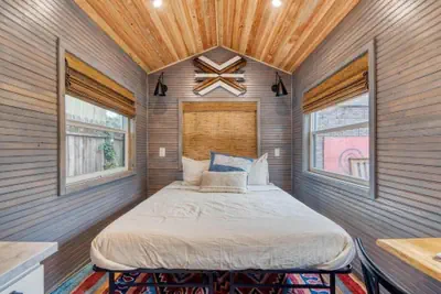 Photo 3 - Portland Lodging