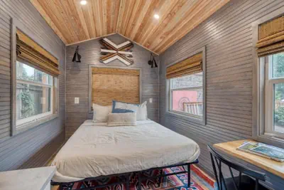 Photo 5 - Portland Lodging