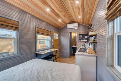 Photo 4 - Portland Lodging