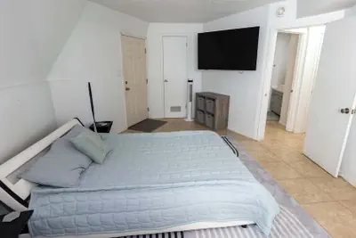 Photo 4 - Unique Geodome - Half Block To Beach 2 Bedroom Home