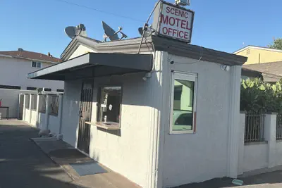 Photo 3 - Scenic Motel