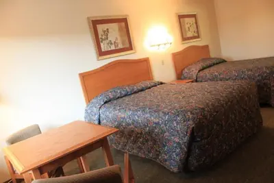 Photo 2 - Landmark Inn On The River