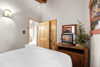 Photo 2 - Bear Hug Hideaway