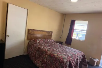 Photo 4 - Sunrise Inn Cordele GA Near I 75