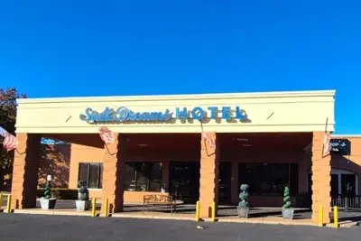 Photo 2 - Suite Dreams Hotel