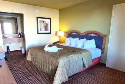 Photo 4 - Suite Dreams Hotel
