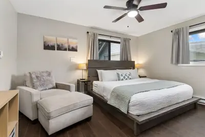 Photo 4 - Walnut Street Retreat Downtown, Dog Friendly