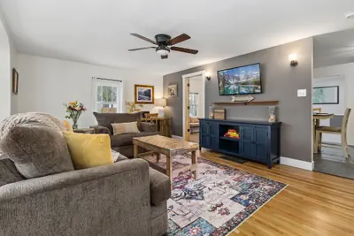 Photo 2 - Walnut Street Retreat Downtown, Dog Friendly