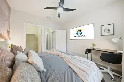 Photo 4 - Stylish 2BR w Balcony Pool Pet-friendly 15