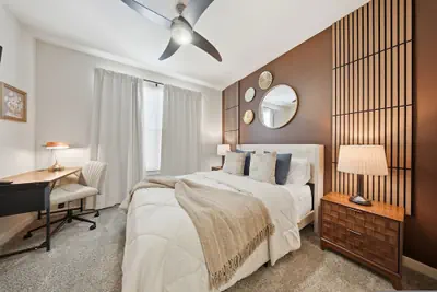 Photo 5 - Modern 2BR w Pool Pet-friendly Unit 21