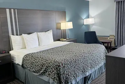 Photo 5 - Rockfalls Inn & Suite