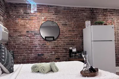 Photo 5 - Jungle House Studio Suites – Short North & Convention Center