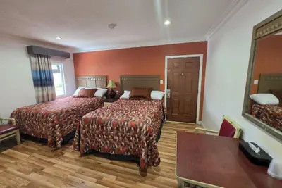 Photo 5 - Olympic Motor Lodge