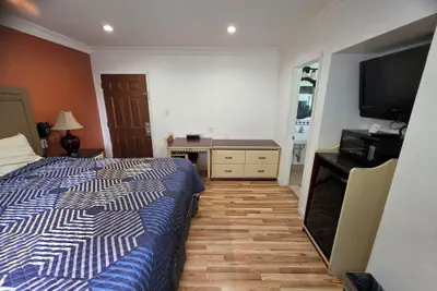 Photo 4 - Olympic Motor Lodge