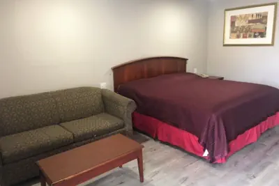 Photo 2 - American Inn