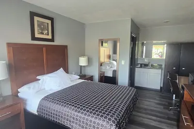 Photo 5 - WINE COUNTRY INN