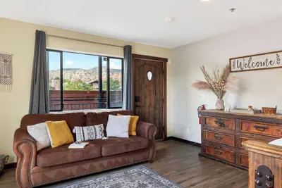 Photo 2 - Sedona Ember by Avantstay Cozy Sedona Studio Near Trails + Dining + Mountain Views