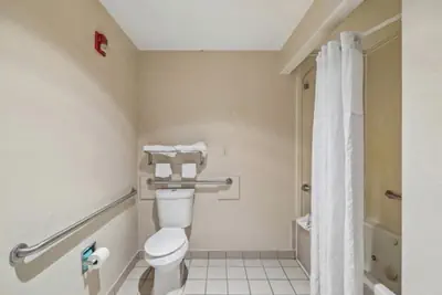 Photo 4 - Hotel Blue Baytown TX