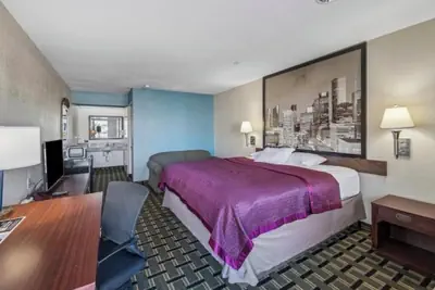 Photo 2 - Hotel Blue Baytown TX