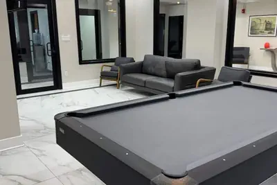 Photo 2 - 610 Large Studio Downtown With Pool Table