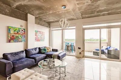Photo 4 - Hang Ten- Large Townhome, lux Amenities, Parking
