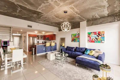 Photo 2 - Hang Ten- Large Townhome, lux Amenities, Parking